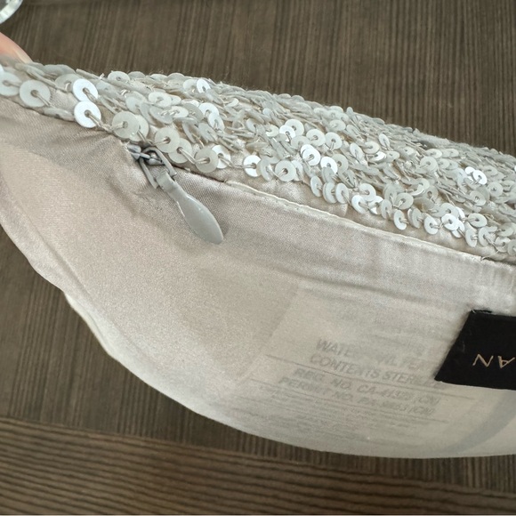 Donna Karan Decorative Pillow - Picture 4 of 5